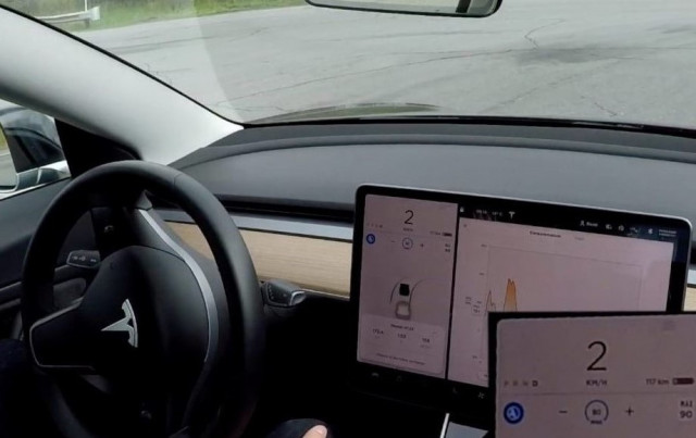 autopilot_tesla